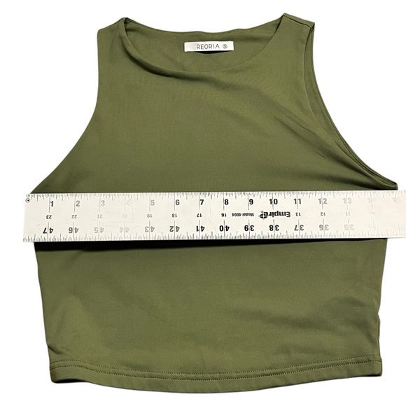 Reoria Olive Green Cropped Tank Top - Picture 3 of 6